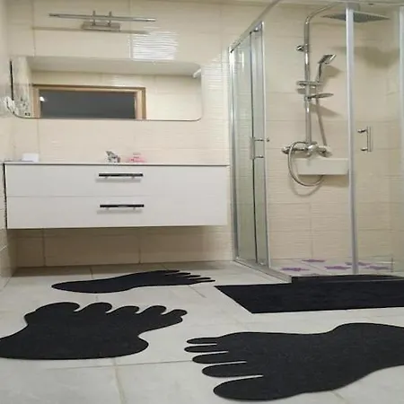 Home, 3 Bedrooms, Fishing Pond, Sauna