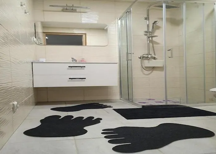 Home, 3 Bedrooms, Fishing Pond, Sauna